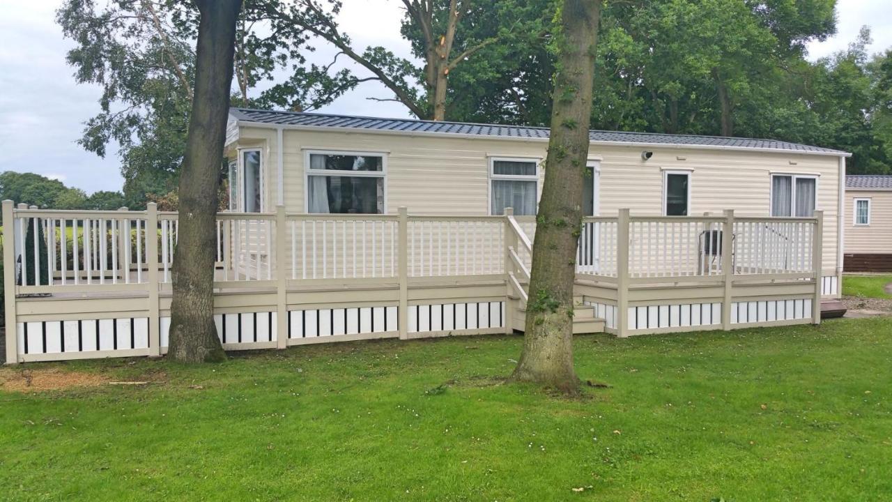 Sutton on the Forest White Rose Caravan At Goosewood Holiday Park York מראה חיצוני תמונה